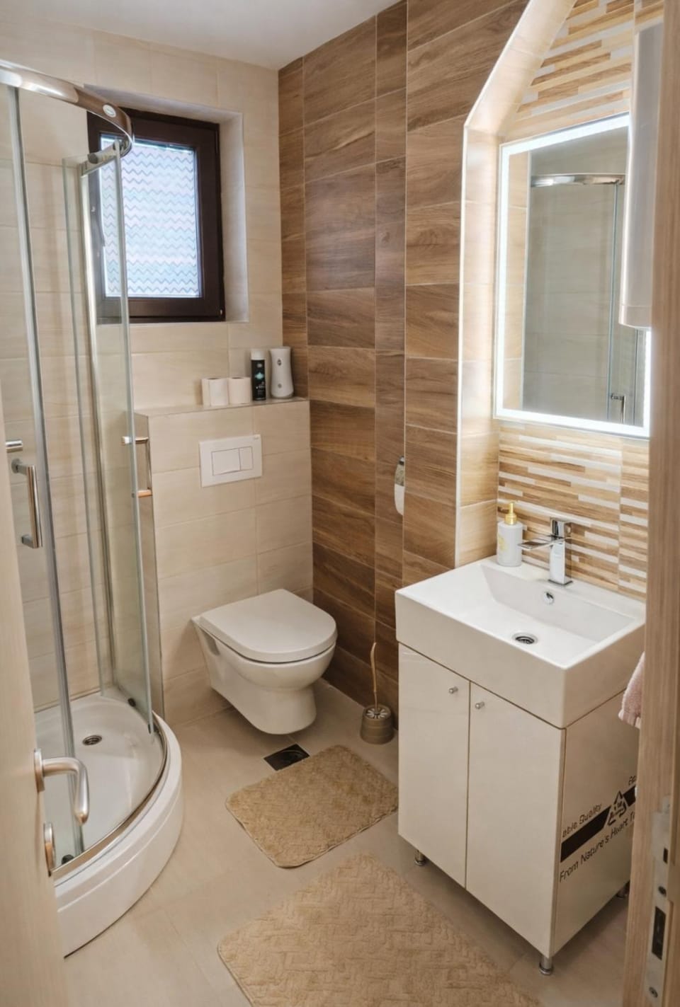 Shower, Toilet, Bathroom, towels