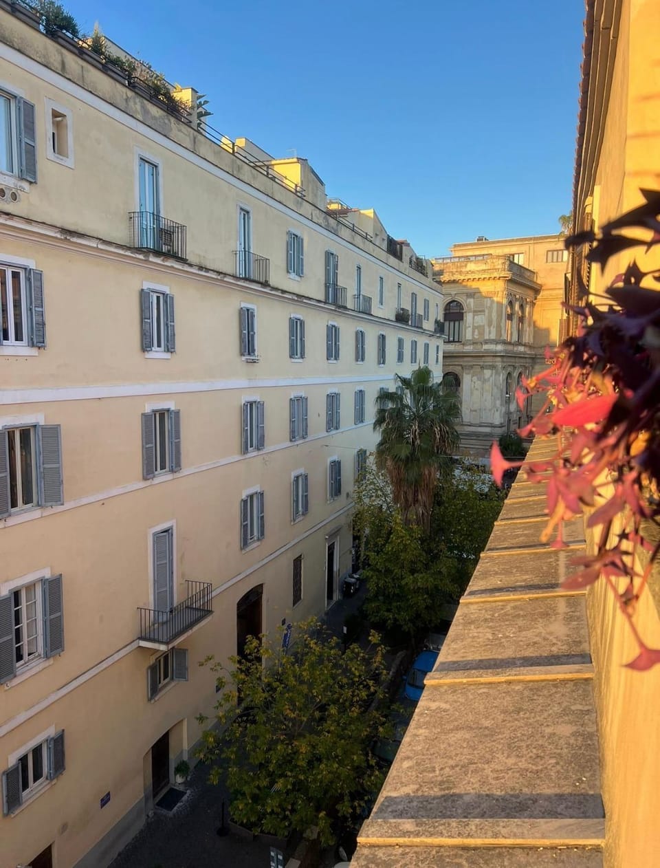Three Separate Homes In Historic Areas of Rome, Two Next to The Colosseum, One Next to The Vatican, Both Near Metro Stations Apartment in Rome
