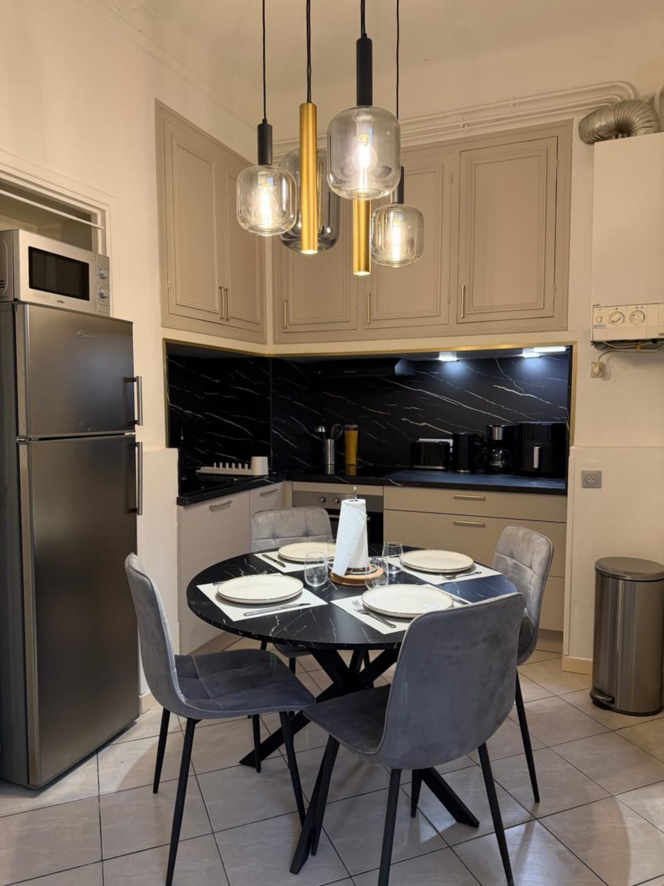 Appartement centre-ville avec patio et climatisation Apartment in Béziers