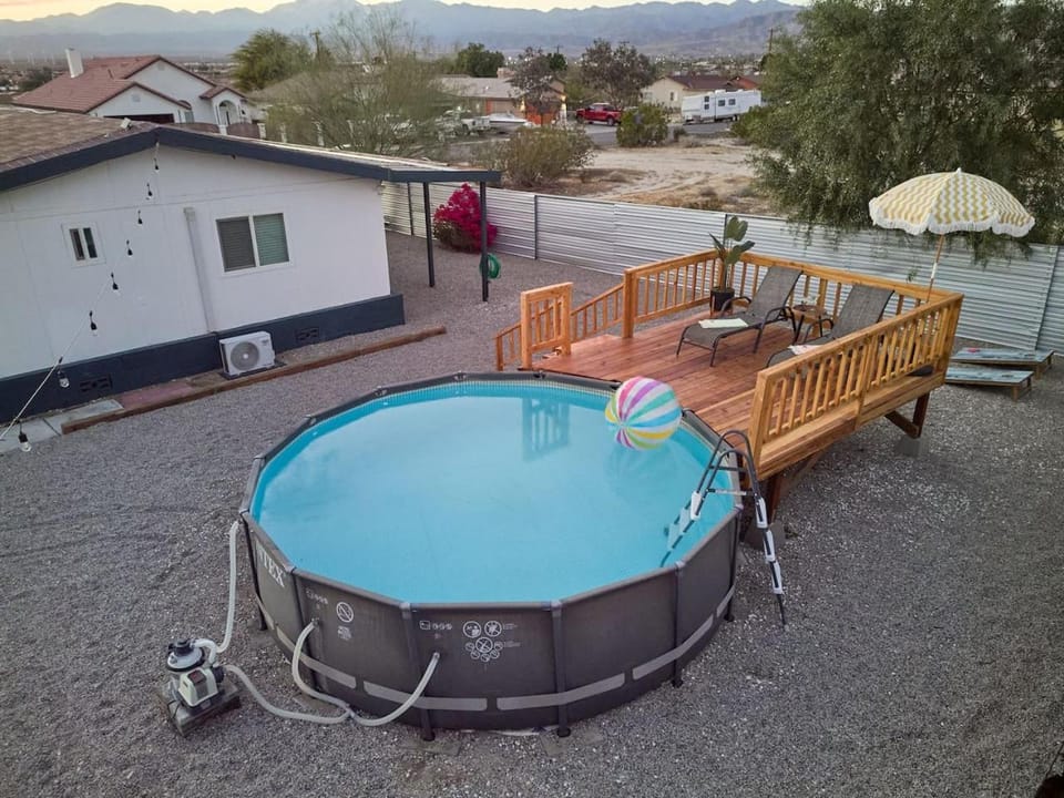 Swimming pool