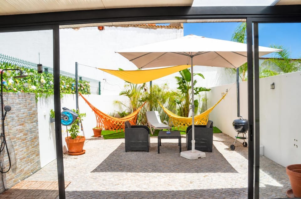 Casa Elegante V3 Moderna 2 Suítes, Jardim e Garagem Privados House in Olhão