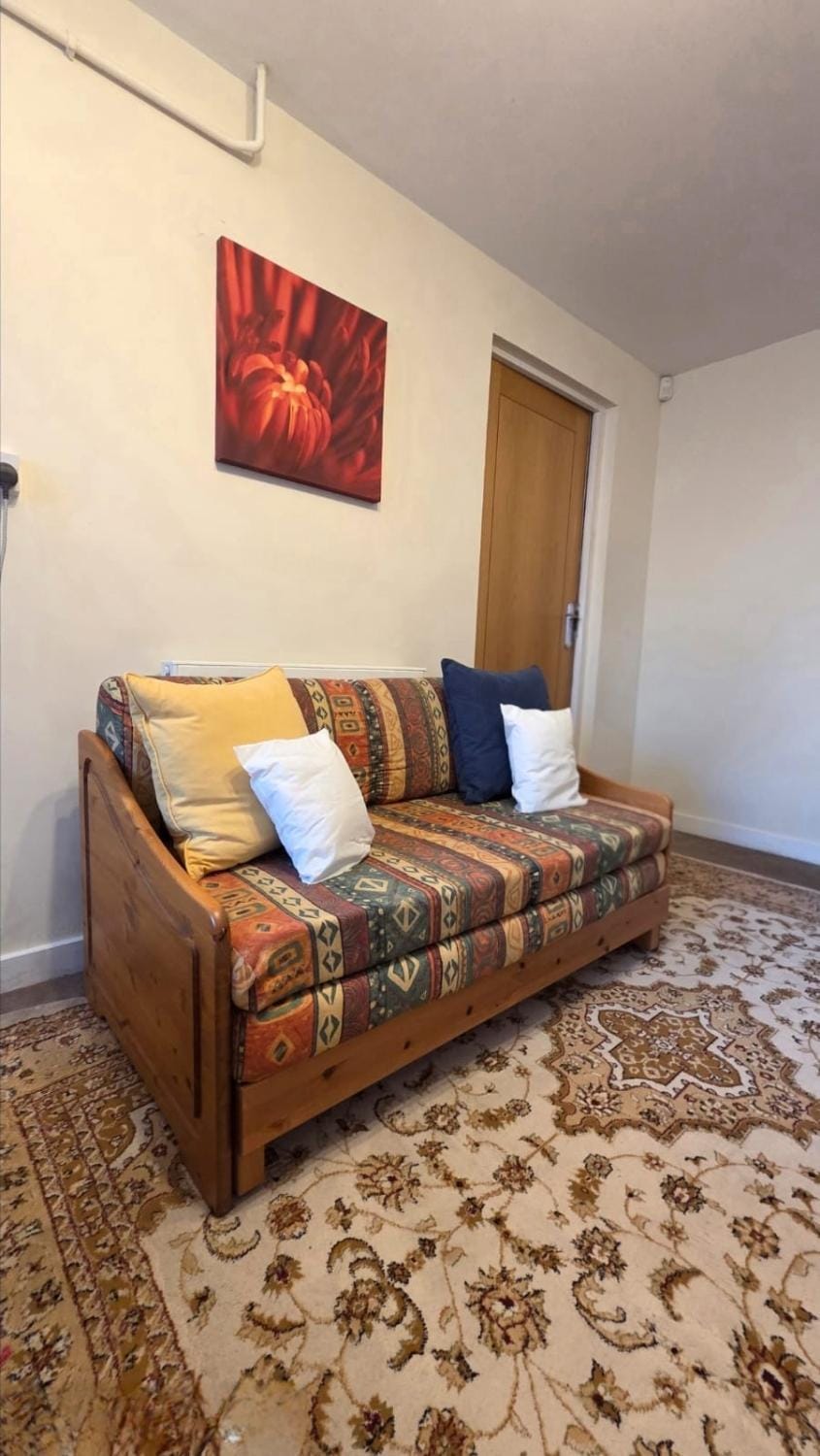 Spacious Smart Room, Swansea Bay Waterfront Vacation rental in Swansea