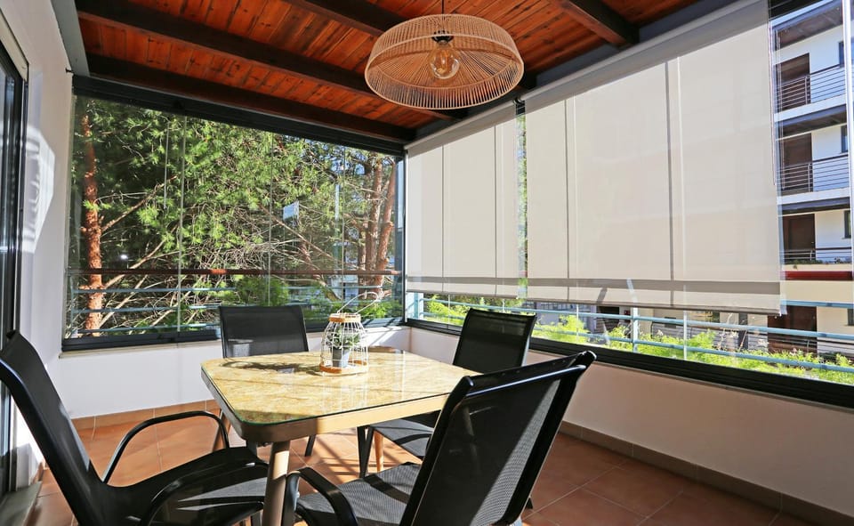 Balcony/Terrace, Living room, Seating area, Dining area
