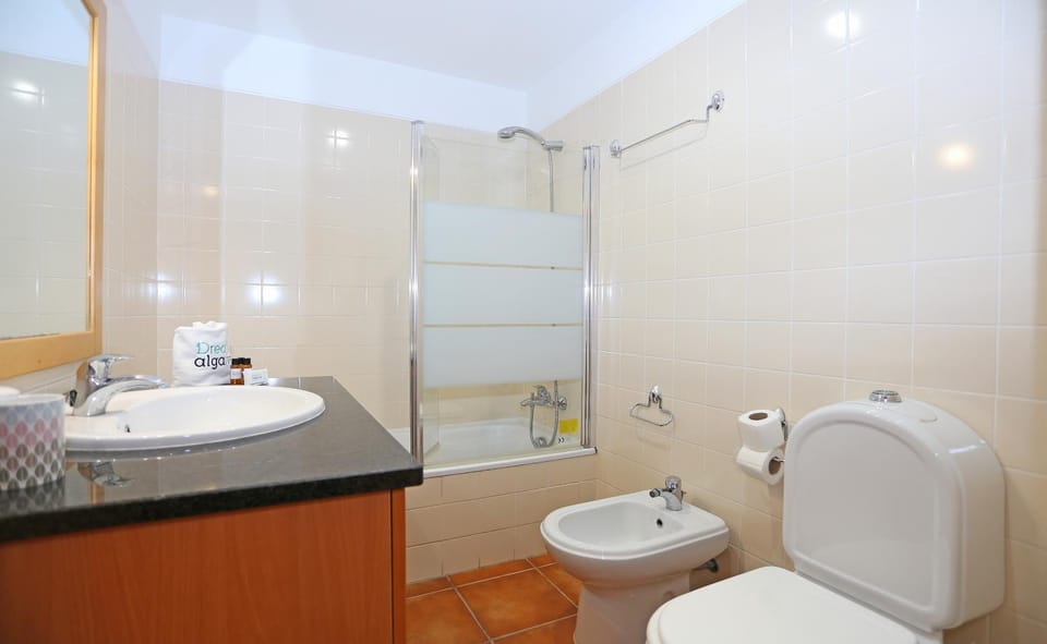 Shower, Toilet, Bathroom, bidet