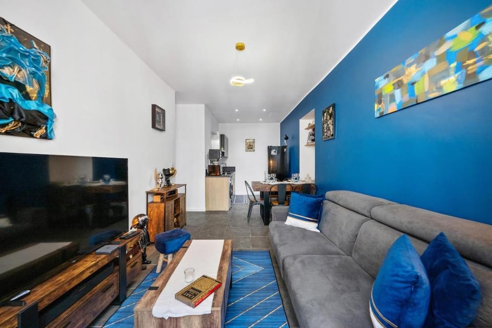 Port of Nice Sleeps 4 A C Renovated Apartment in Nice