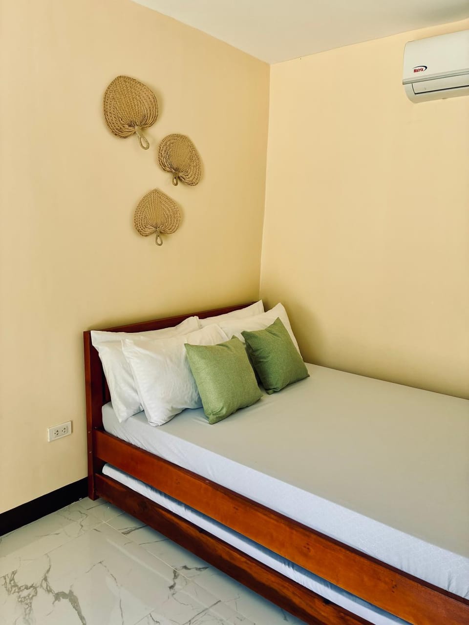 Bed, air conditioner