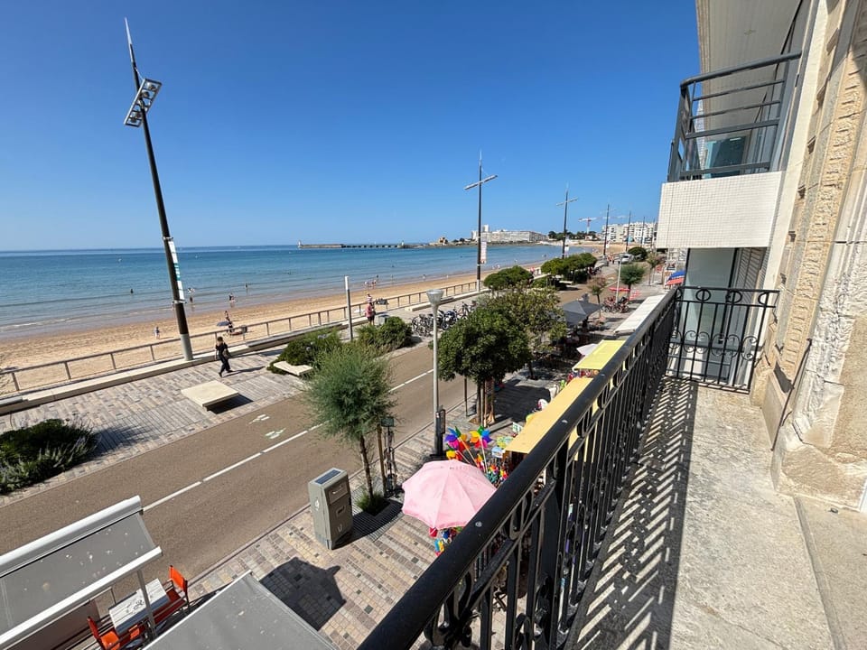 Charmant appart centre-ville avec vue mer - FR-1-197-196 Apartment in Les Sables-d'Olonne
