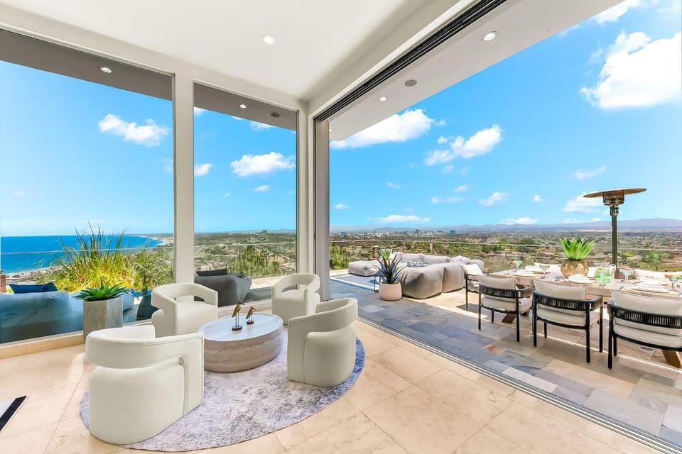 La Jolla Luxury Retreat - Ocean Views Pool & Spa House in La Jolla