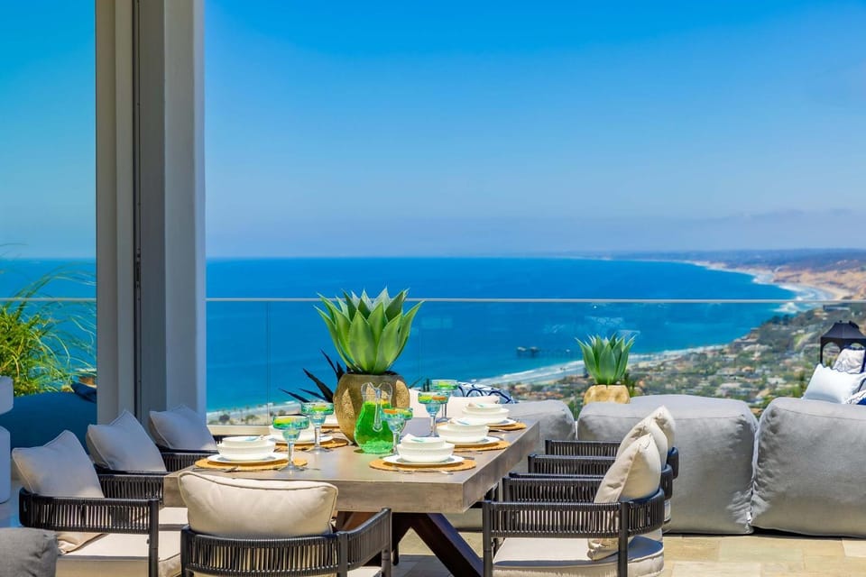 La Jolla Luxury Retreat - Ocean Views Pool & Spa House in La Jolla