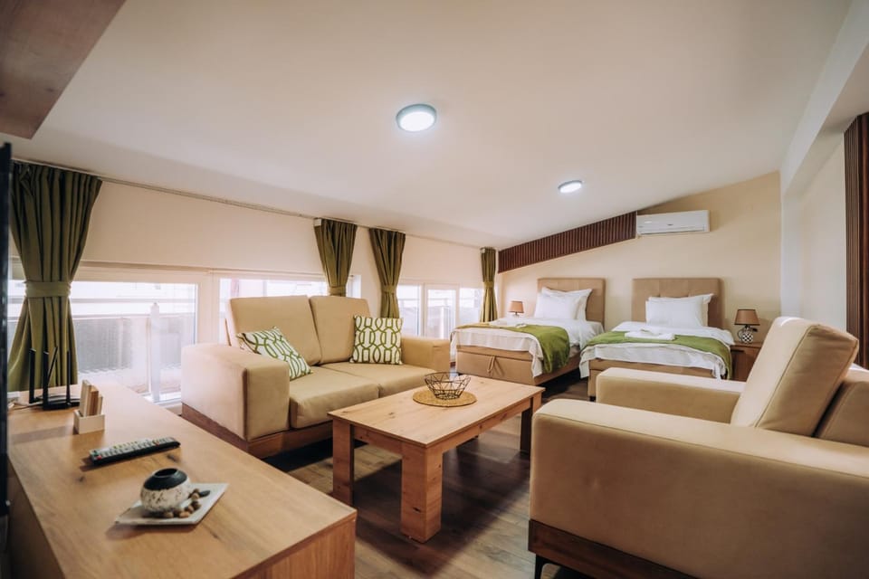 Bed, Seating area