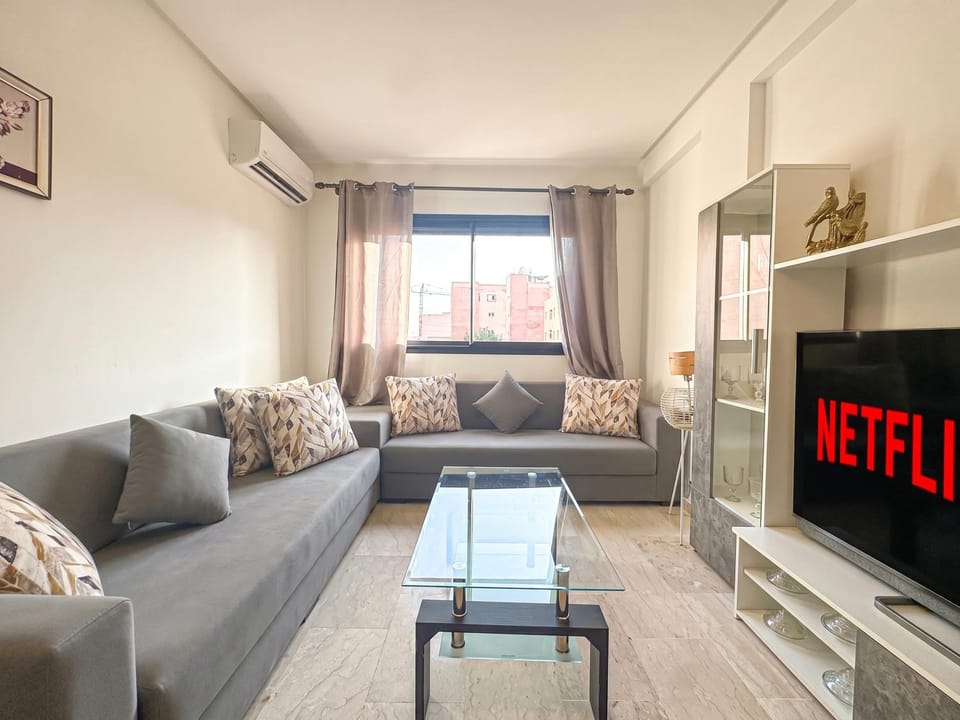 Urban Oasis Pool and Parking Apartment in Marrakesh