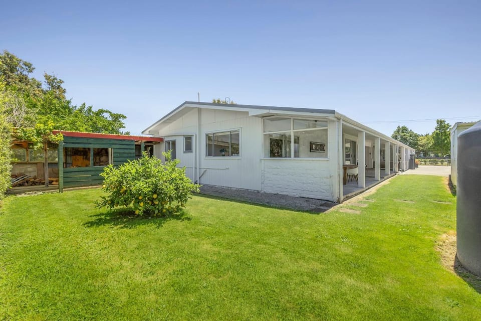 The Bach Nestled across the road from Pohara Beach House in Tasman District, Tasman, New Zealand