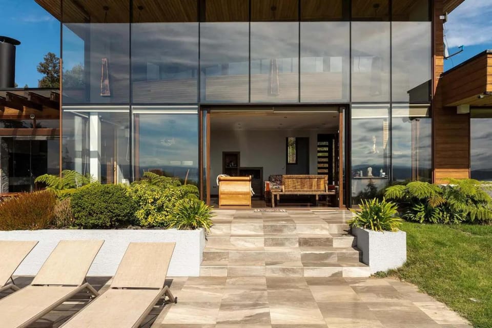 Luxury House with Jacuzzi SummerPool Villarrica House in Los Ríos, Chile