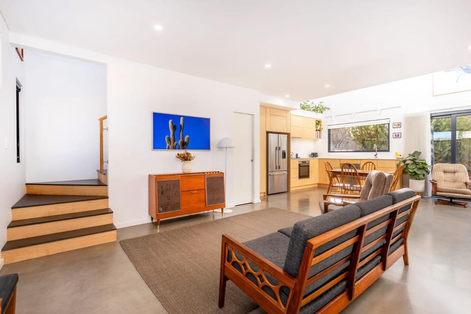 Communal lounge/ TV room, TV and multimedia, Living room, Seating area