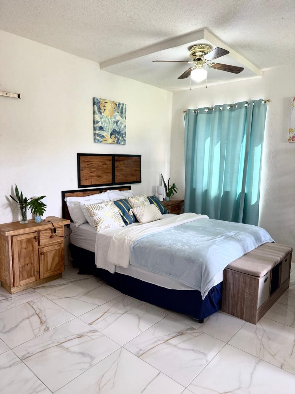 A Luxury Studio Near Beach, Golf and airport Apartment in Christ Church