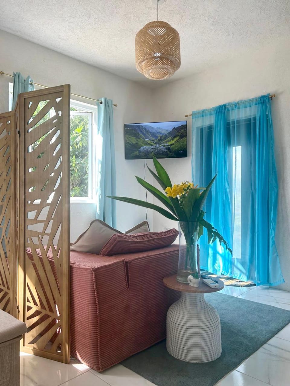 A Luxury Studio Near Beach, Golf and airport Apartment in Christ Church