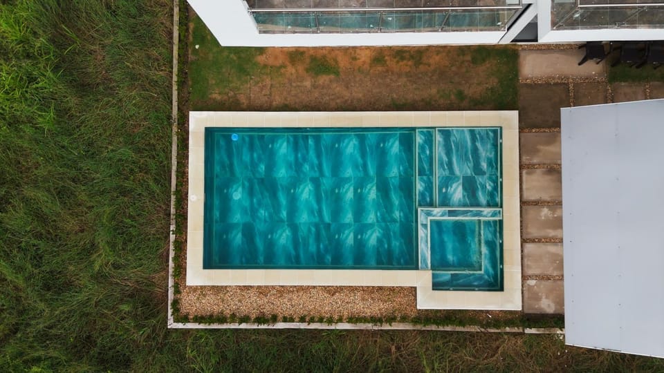Day, Swimming pool