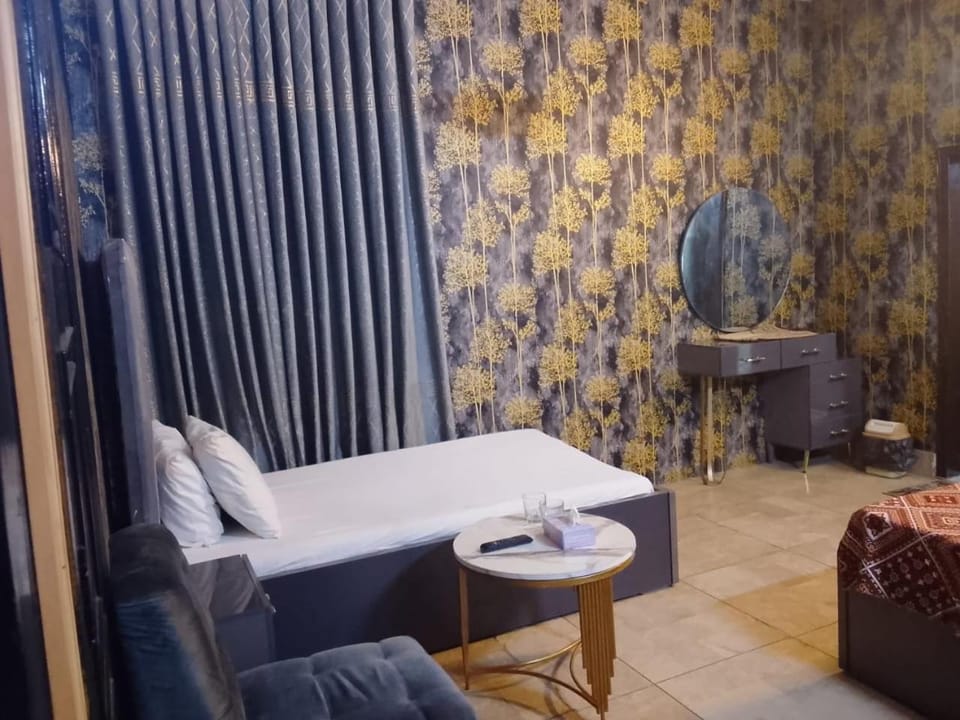 BLUE horizon Bed and Breakfast in Karachi