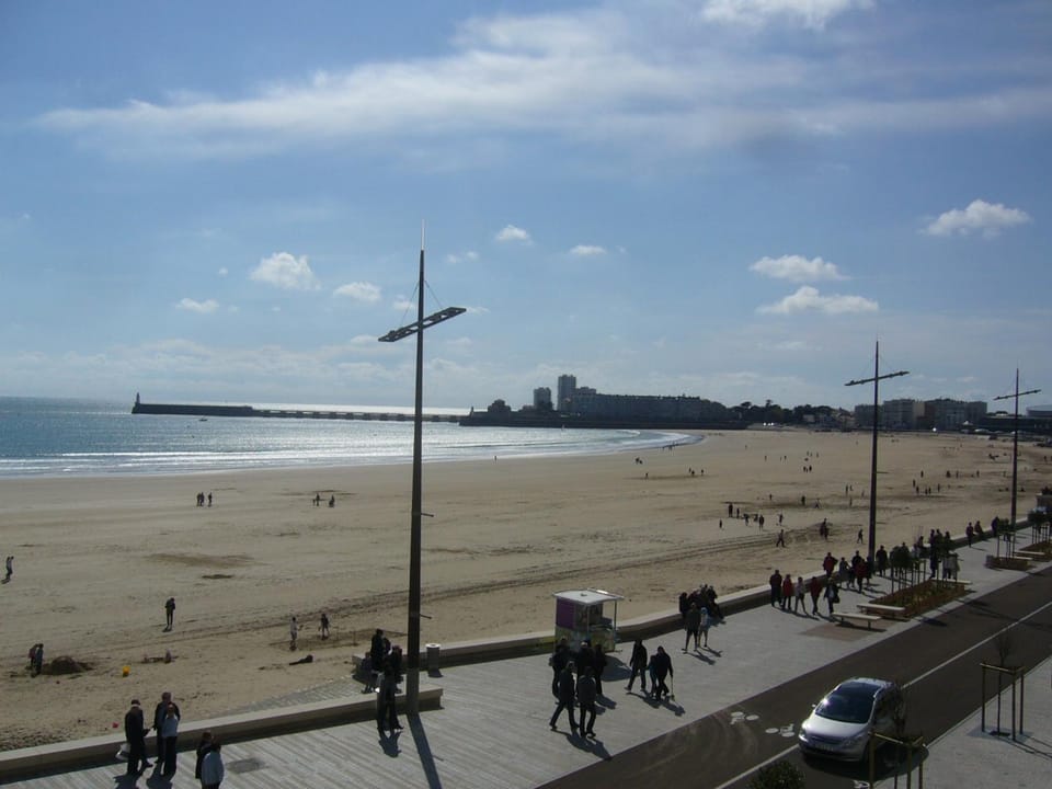 Studio spacieux face à la mer, proche commerces, tout équipé - FR-1-197-265 Apartment in Les Sables-d'Olonne