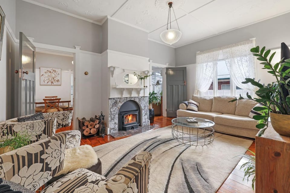 Modern Pet-Friendly Retreat 2BR Tamworth House in Tamworth