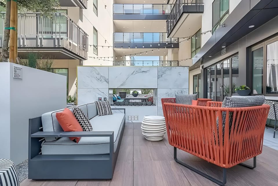 Wallace Luxurious With Hollywood Sign View Apartment hotel in Hollywood