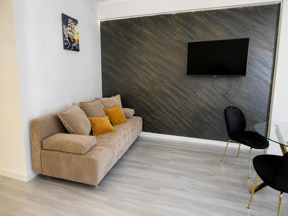 Serenity Studio Black Apartment in Constanța County