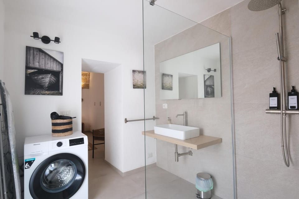 Shower, Bathroom, washing machine