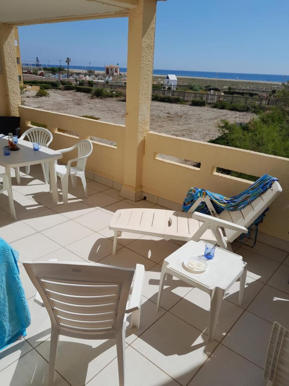 DB8 Face Mer les pieds dans le sable Apartment in Leucate