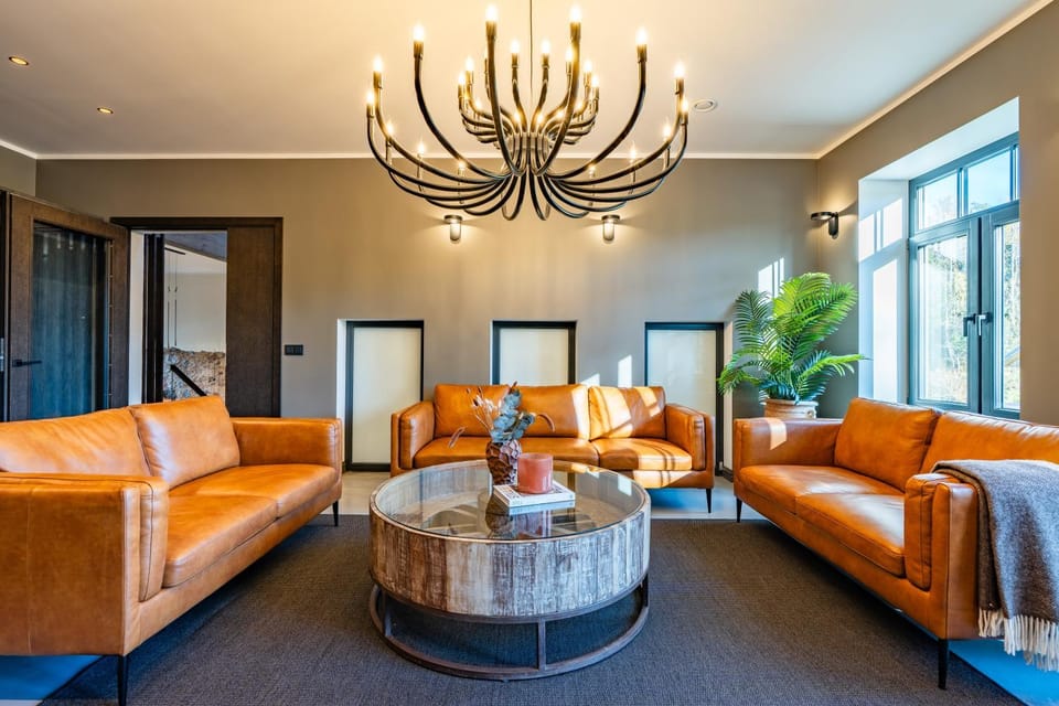 Communal lounge/ TV room