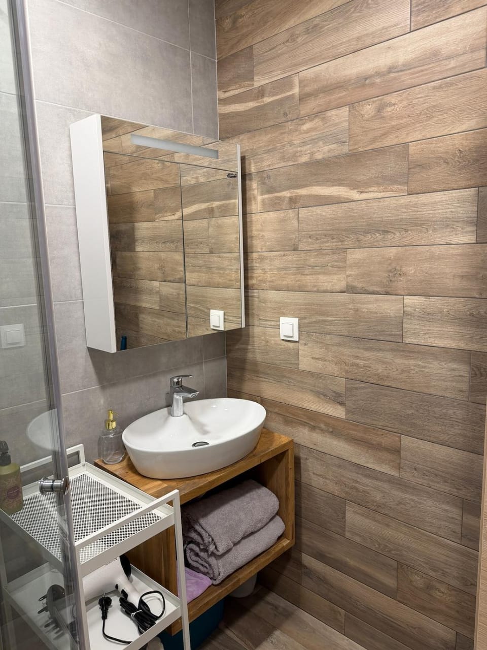 Sunny Flat Near the Beach & Pool View Apartment in Varna