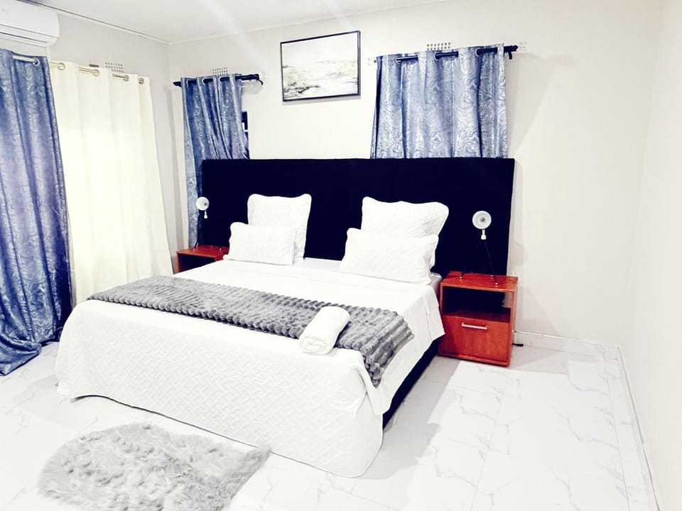 Bedroom, air conditioner