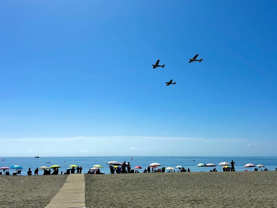 Neighbourhood, Beach