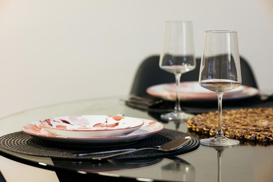 Dining area, Food, Drinks