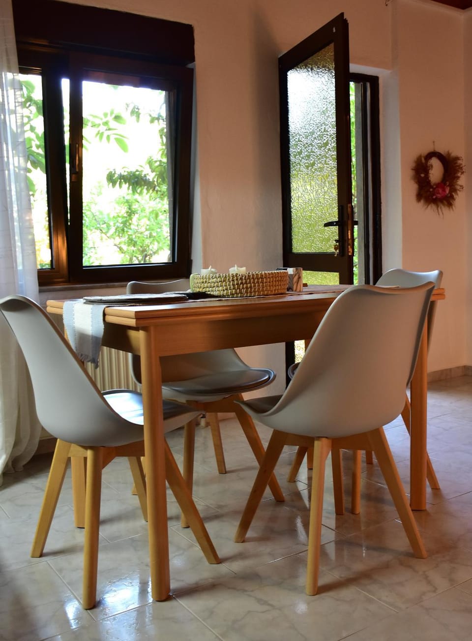 Dining area, Dinner