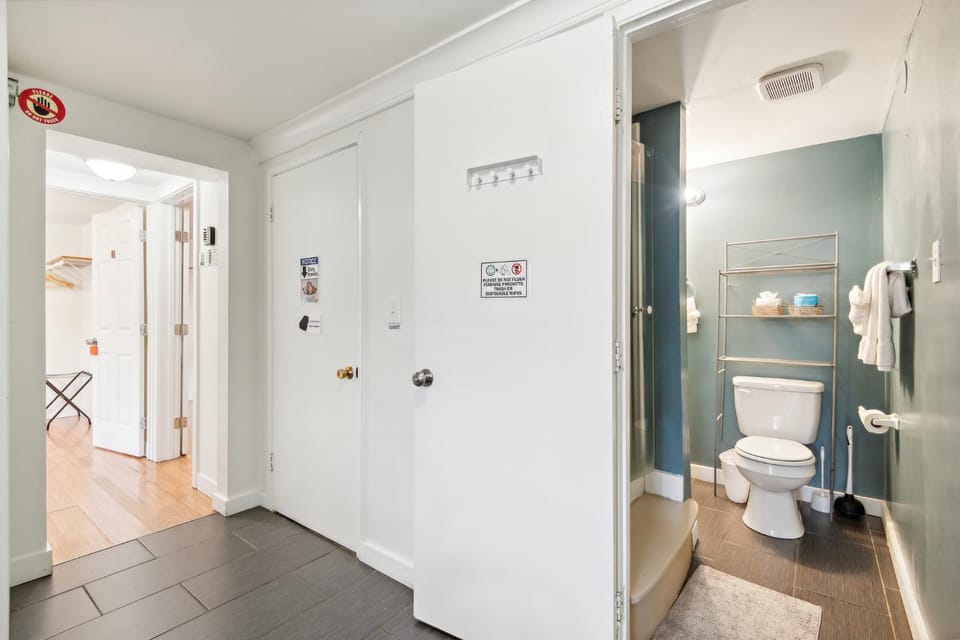 Shower, Toilet, Bathroom