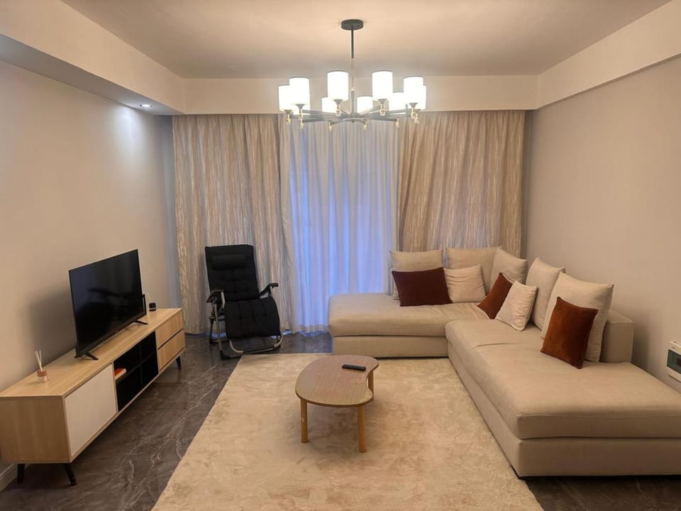 Heated POOL 2Bedroom Fully Equipped GYM Balcony view of Nairobi National Park Safari Suites Apartment in Nairobi