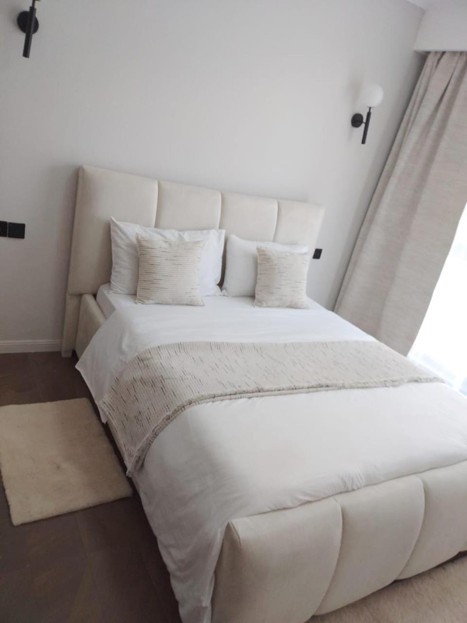 Heated POOL 2Bedroom Fully Equipped GYM Balcony view of Nairobi National Park Safari Suites Apartment in Nairobi