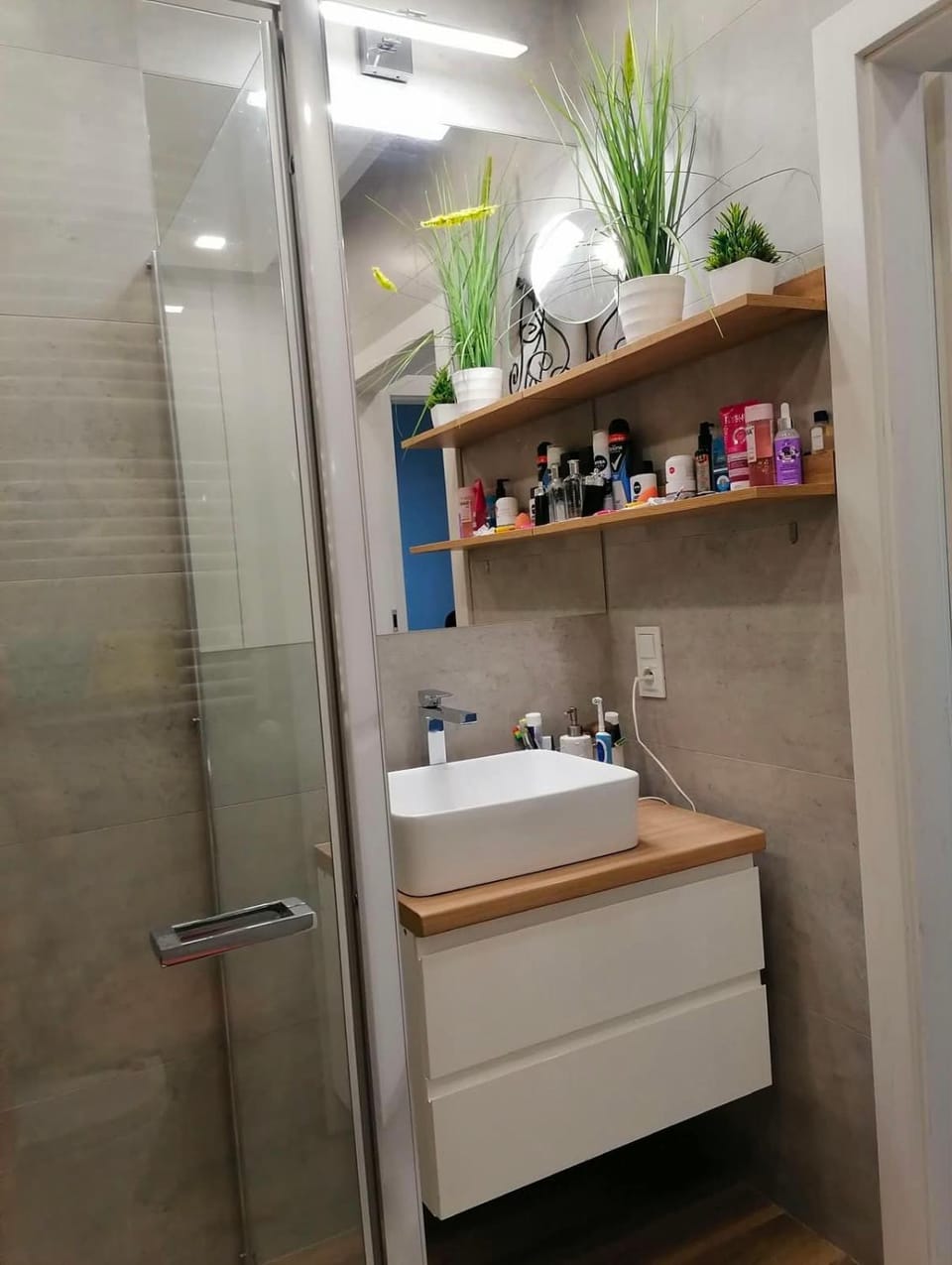 Shower, Bathroom, washing machine