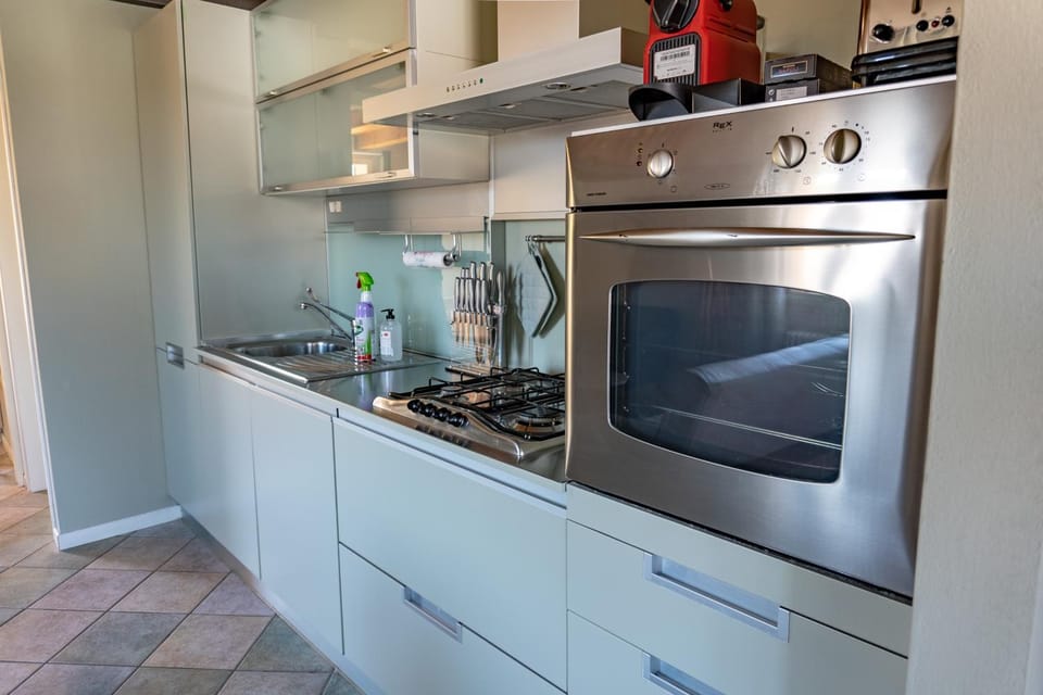 Kitchen or kitchenette, kitchen, kitchen