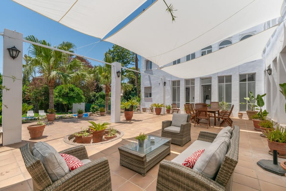 Magnificent 5-bedroom Villa Villa in Marbella