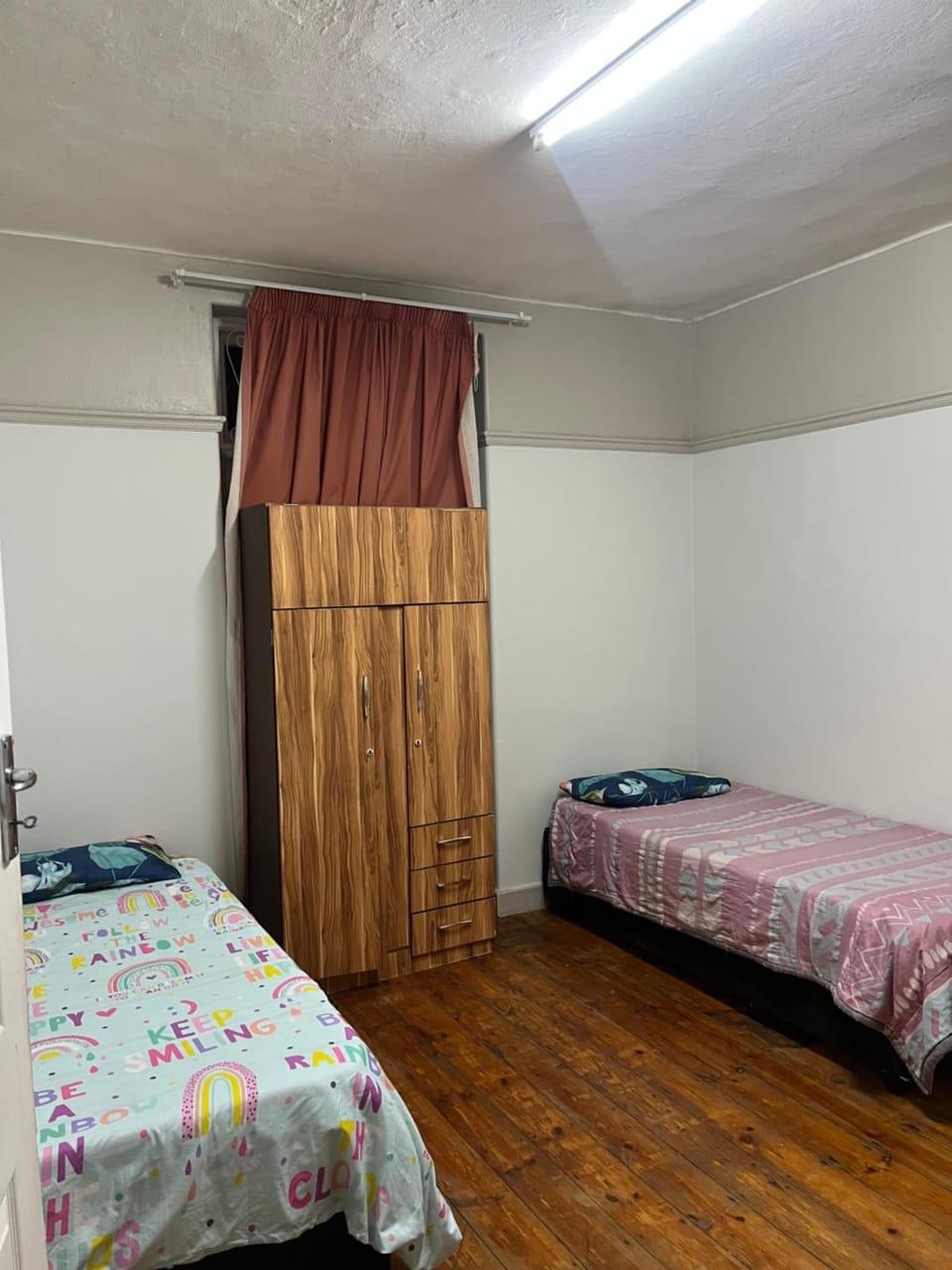 Zeess backpackers Bed and Breakfast in Port Elizabeth