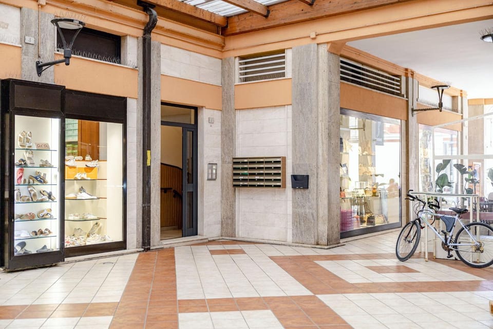 Facade/entrance, Cycling