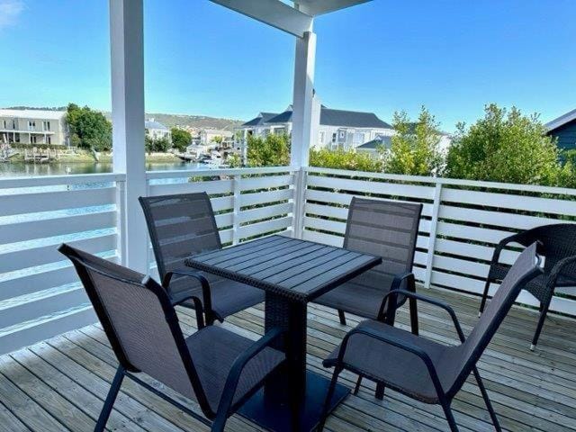 On the waterway - L35 House in Knysna
