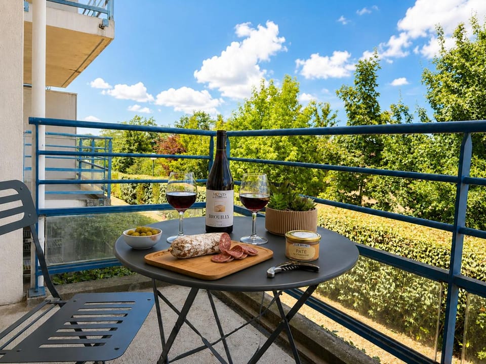 Day, View (from property/room), Balcony/Terrace, Dining area, Garden view