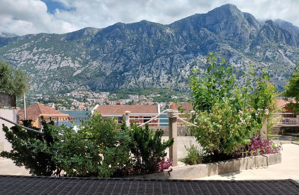 View (from property/room), Garden view, Mountain view, Sea view