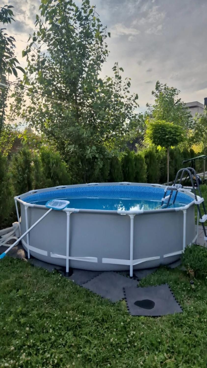 Swimming pool, Swimming pool