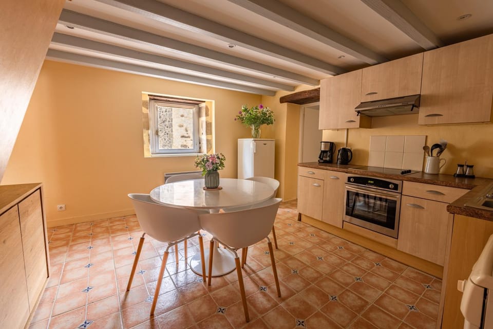 Kitchen or kitchenette, kitchen