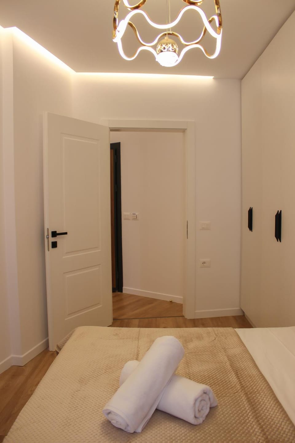 Bed, Photo of the whole room, Bedroom, towels, wardrobe