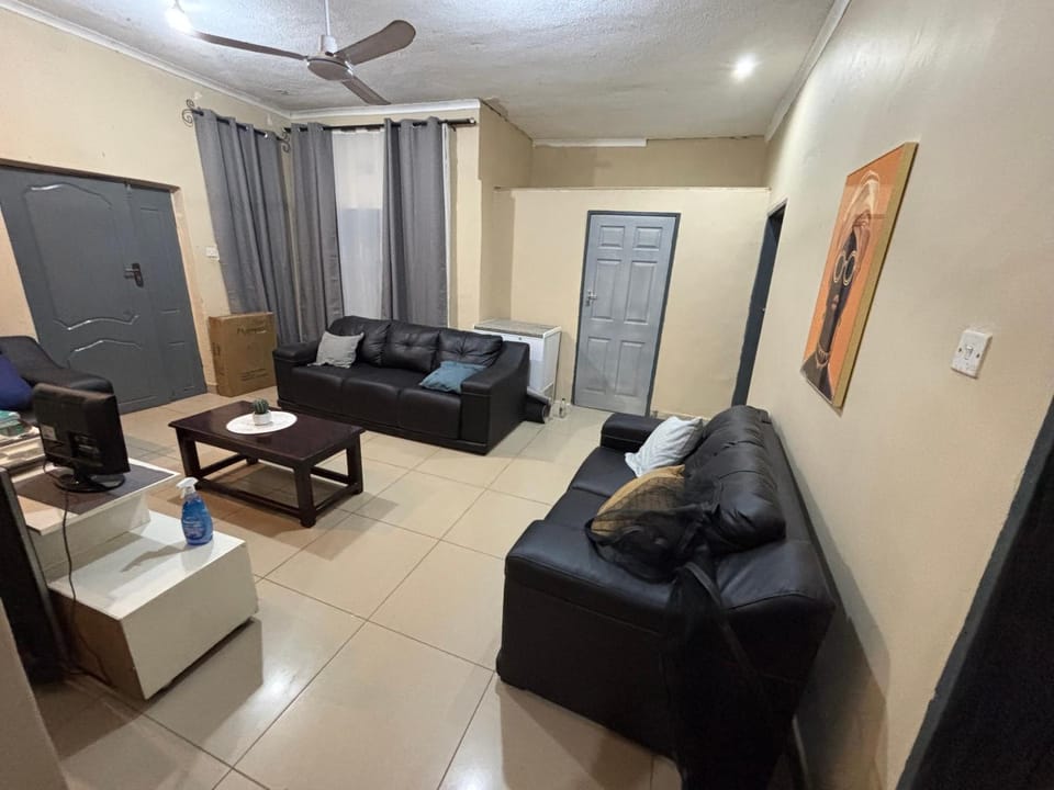 Fallsview Guest House Bed and Breakfast in Harare