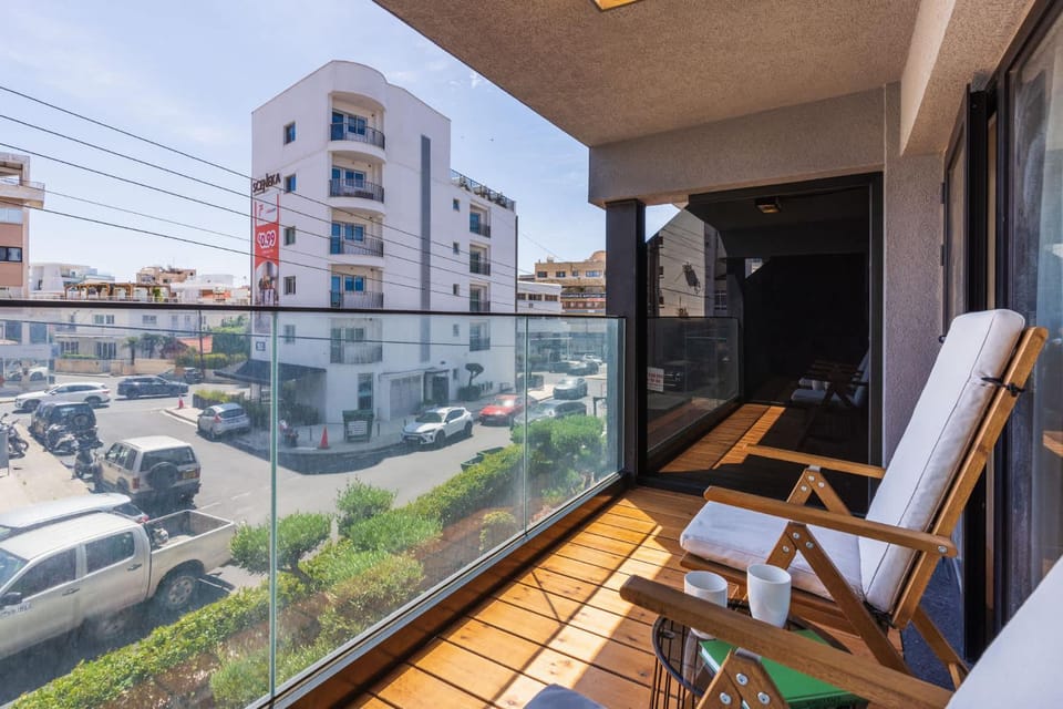 Cozy Loft with Balcony in Central Limassol Apartment in Limassol City